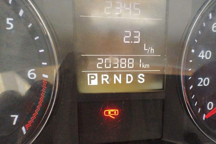 Used Volkswagen Lavida 2011 1.6L Automatic Premium Edition Odometer Close Up