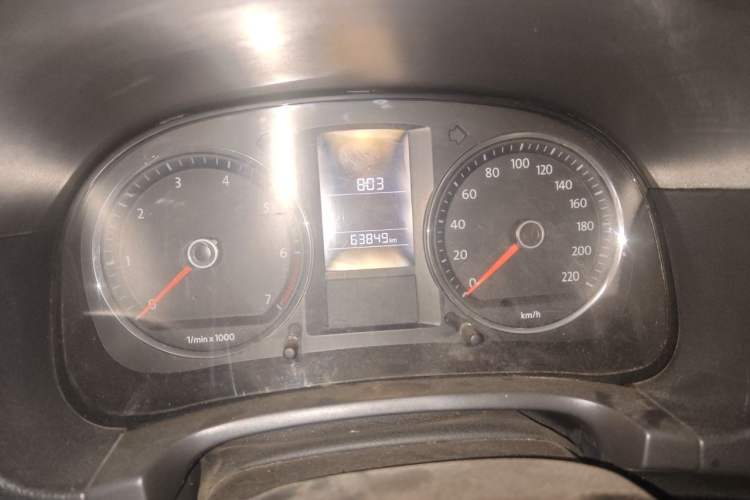 Used Volkswagen Lavida 2011 1.6L Manual Joy Version Odometer Close Up