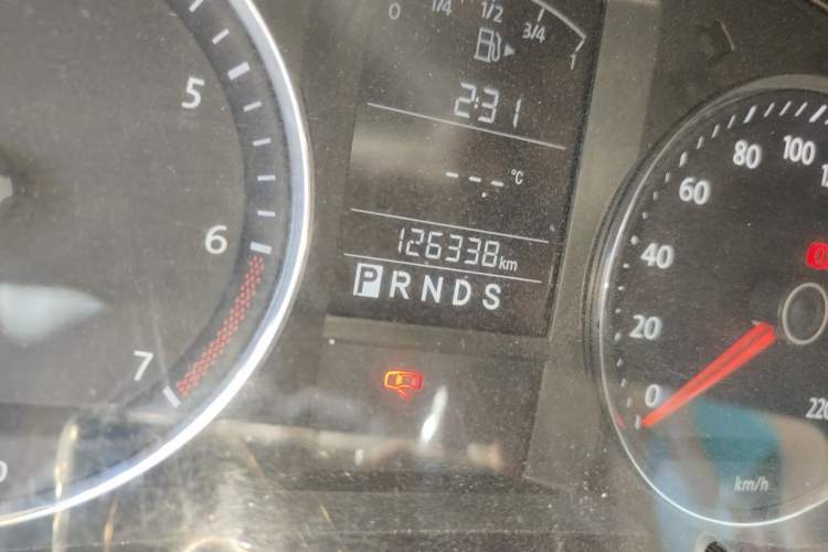 Used Volkswagen Lavida 2011 1.6L Automatic Premium Edition Odometer Close Up