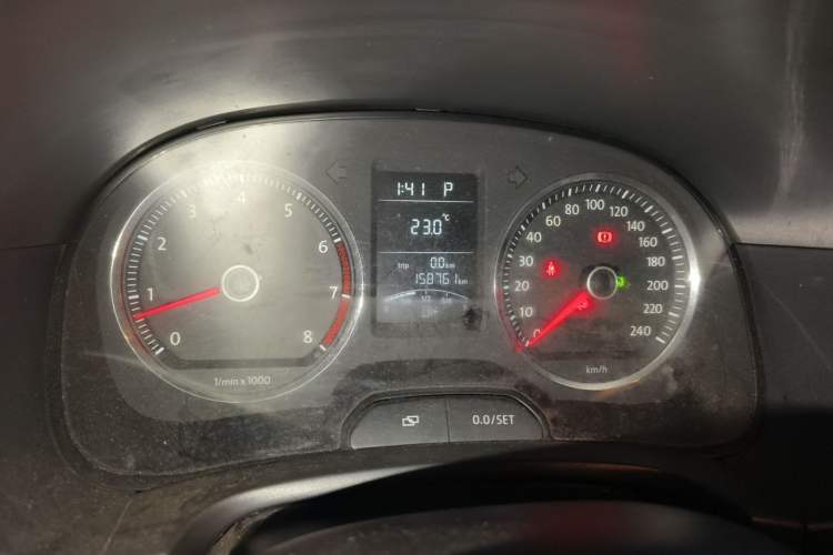 Used Volkswagen Lavida 2011 1.4 TSI DSG Prestige Edition Odometer Close Up