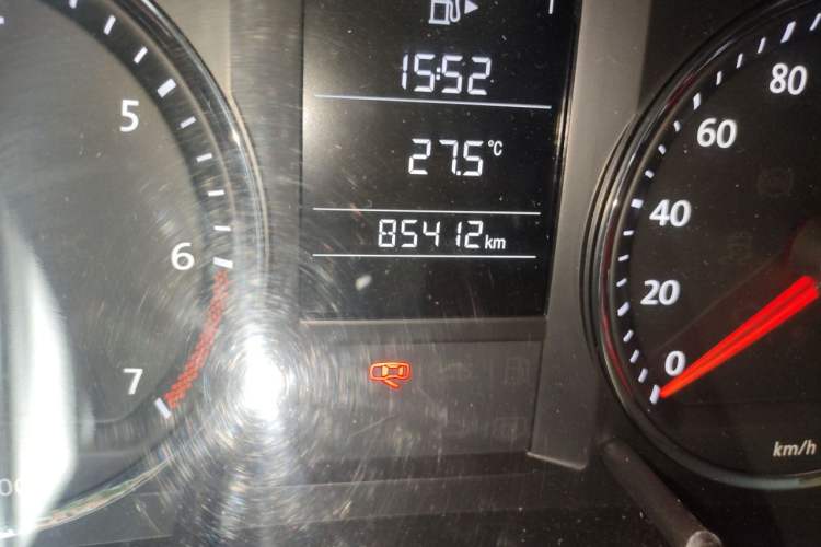 Used Volkswagen Lavida 2011 1.6L Manual - Premium Edition Odometer Close Up