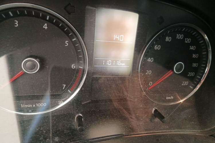 Used Volkswagen Lavida 2011 1.6L Automatic Premium Edition Odometer Close Up