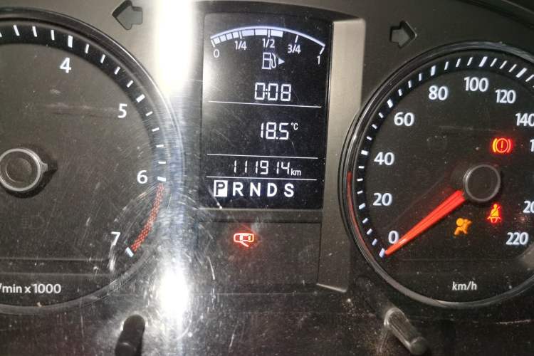 Used Volkswagen Lavida 2011 1.6L Automatic Premium Edition Odometer Close Up