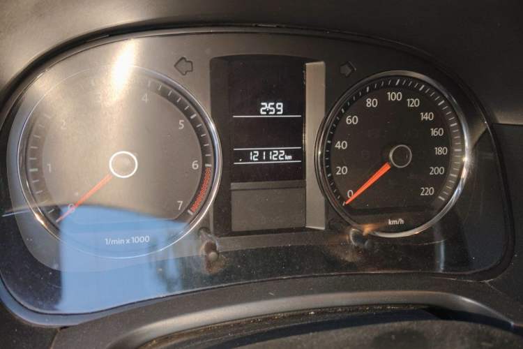 Used Volkswagen Lavida 2011 1.6L Automatic Premium Edition Odometer Close Up