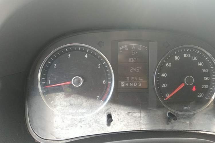 Used Volkswagen Lavida 2011 1.6L Automatic Premium Edition Odometer Close Up
