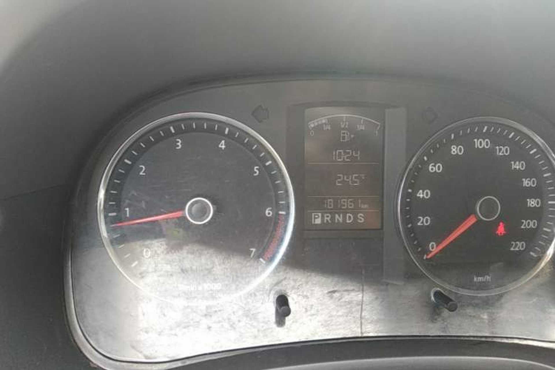 Used Volkswagen Lavida 2011 1.6L Automatic Premium Edition Odometer Close Up