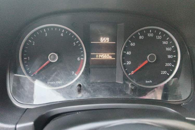 Used Volkswagen Lavida 2011 1.6L Manual Joy Version Odometer Close Up