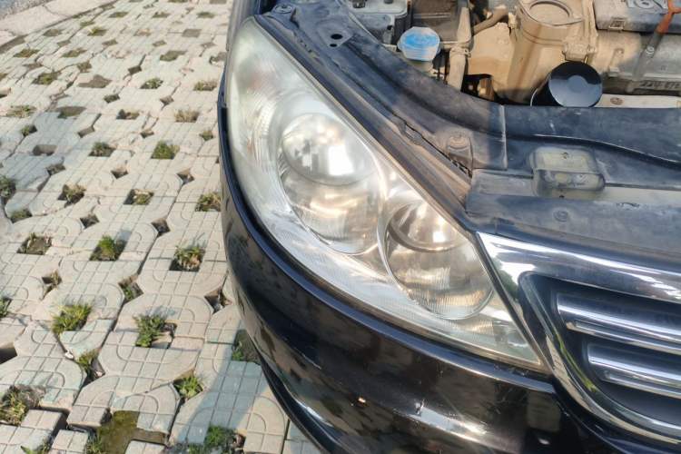Used Volkswagen Lavida 2011 1.6L Automatic Premium Edition Right Front Headlight