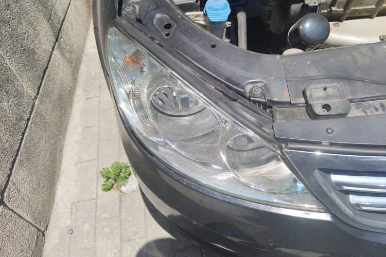 Used Volkswagen Lavida 2011 1.6L Automatic PinYou Edition Right Front Headlight