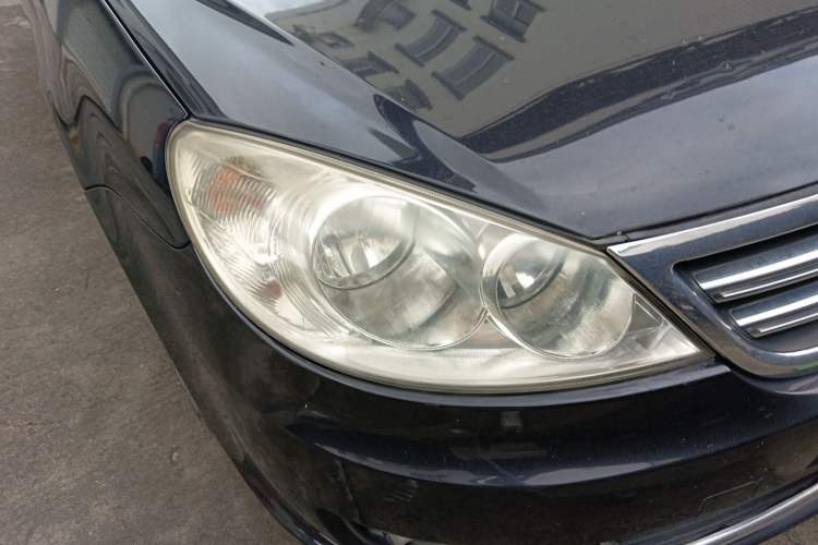 Used Volkswagen Lavida 2011 1.6L Manual - Premium Edition Right Front Headlight