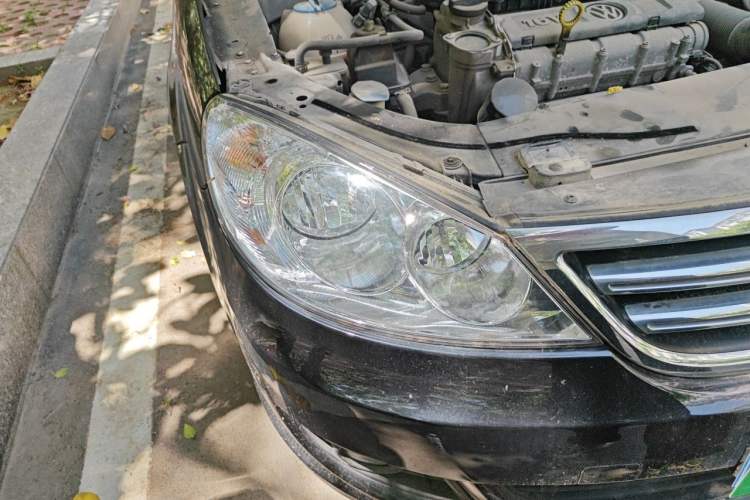 Used Volkswagen Lavida 2011 1.6L Automatic PinYou Edition Right Front Headlight