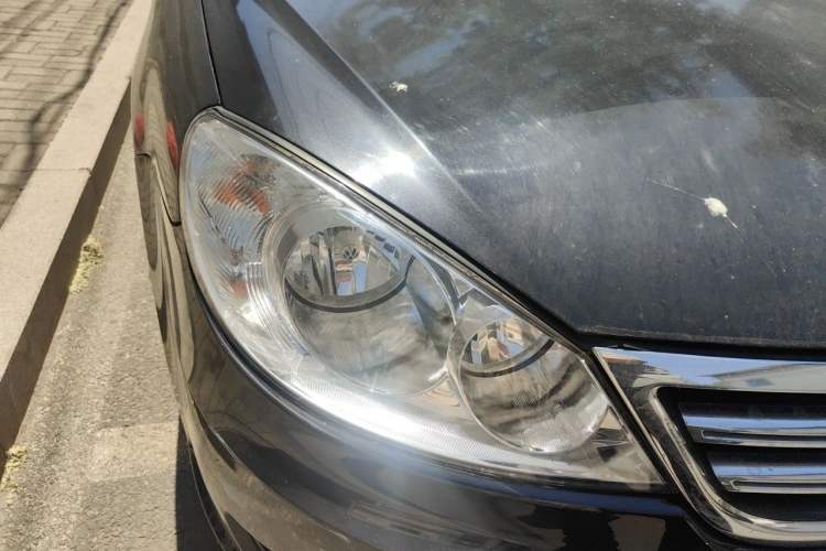 Used Volkswagen Lavida 2011 1.6L Automatic Premium Edition Right Front Headlight