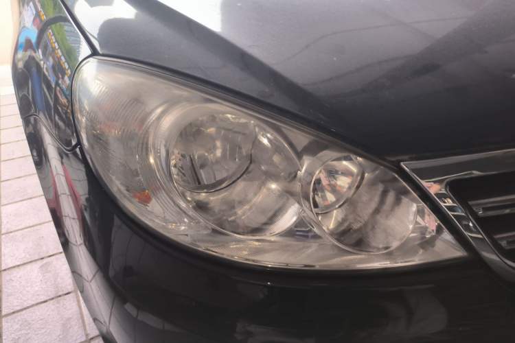 Used Volkswagen Lavida 2011 1.4 TSI Manual Prestige Edition Right Front Headlight