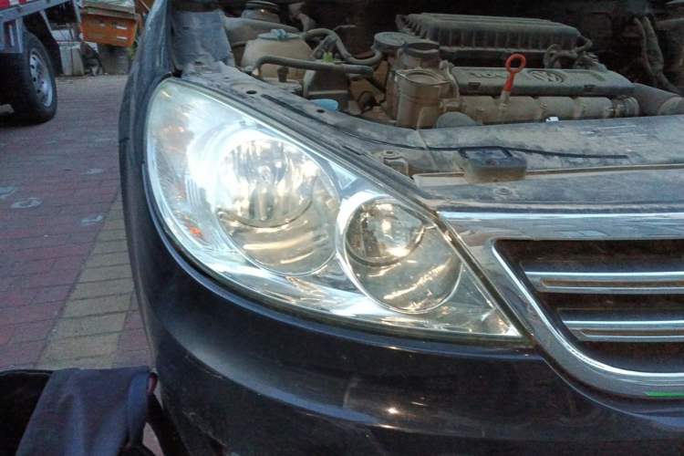 Used Volkswagen Lavida 2011 1.6L Automatic Premium Edition Right Front Headlight