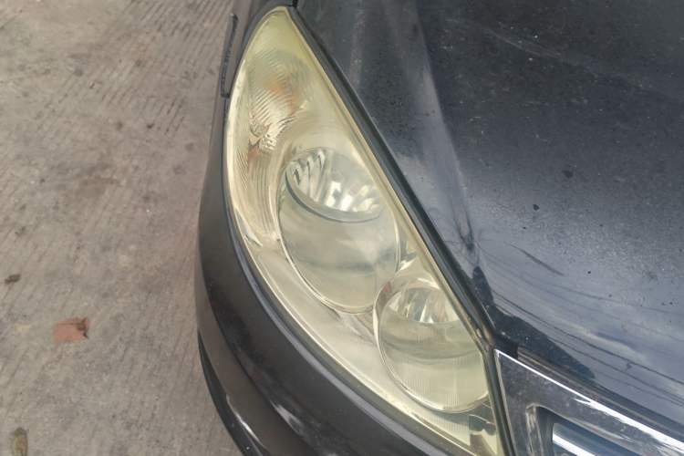 Used Volkswagen Lavida 2011 1.6L Automatic Premium Edition Right Front Headlight