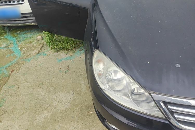 Used Volkswagen Lavida 2011 1.6L Manual - Premium Edition Right Front Headlight