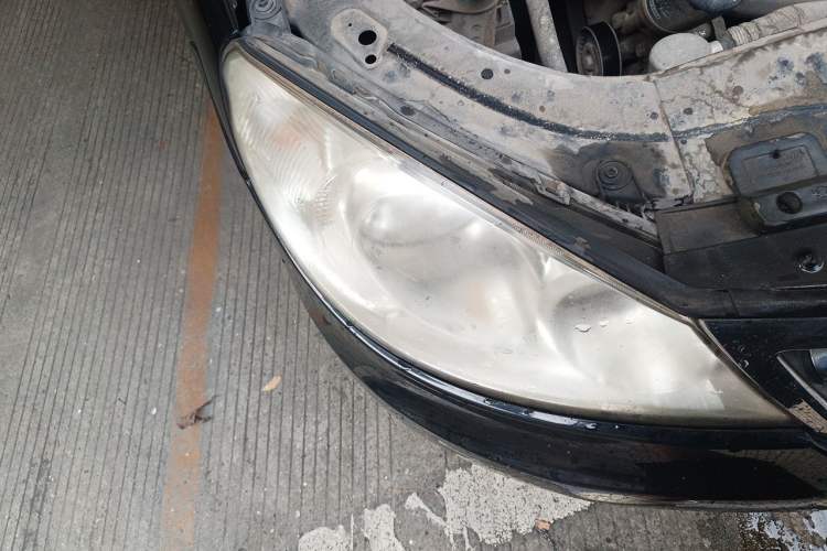 Used Volkswagen Lavida 2011 1.6L Automatic Premium Edition Right Front Headlight