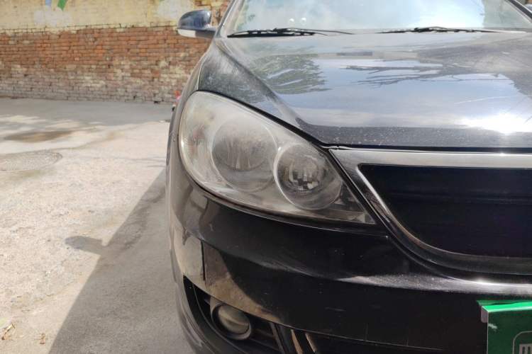 Used Volkswagen Lavida 2011 1.6L Automatic Premium Edition Right Front Headlight
