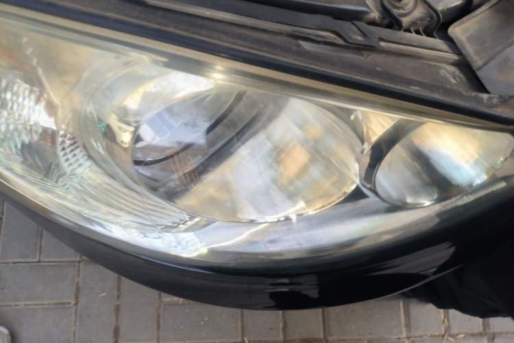 Used Volkswagen Lavida 2011 1.6L Automatic PinYou Edition Right Front Headlight