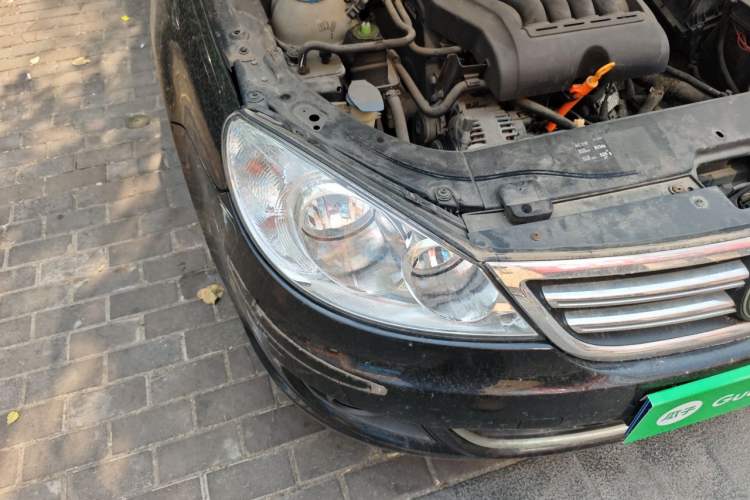 Used Volkswagen Lavida 2011 2.0L Automatic Premium Edition Right Front Headlight