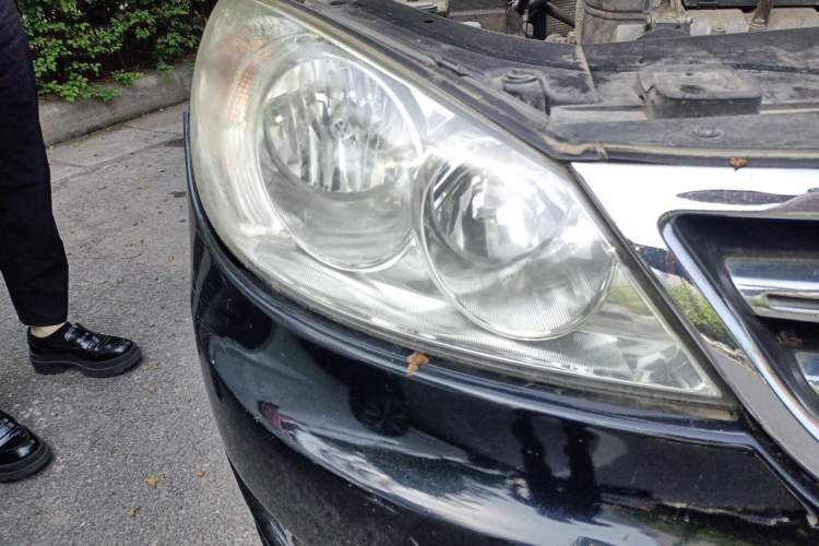Used Volkswagen Lavida 2011 1.6L Automatic Premium Edition Right Front Headlight
