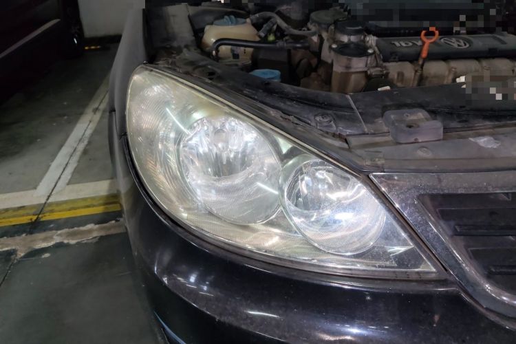 Used Volkswagen Lavida 2011 1.6L Manual - Premium Edition Right Front Headlight