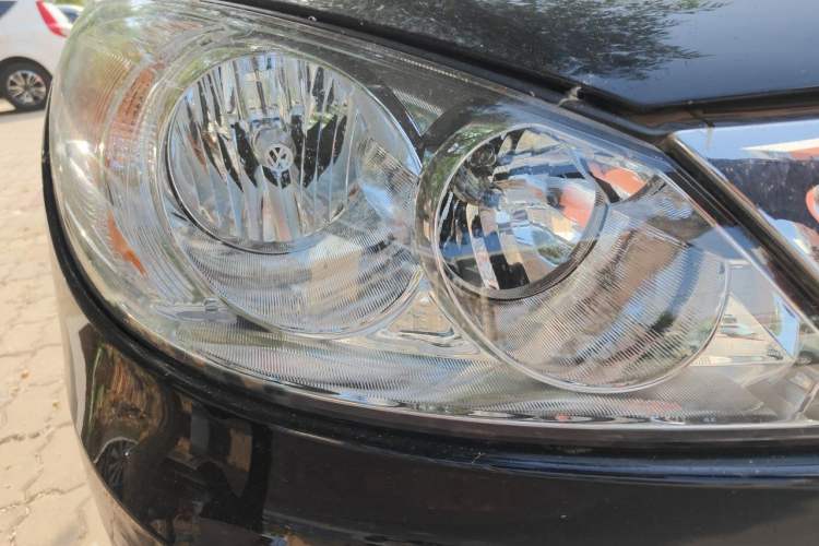 Used Volkswagen Lavida 2011 1.4 TSI DSG Prestige Edition Right Front Headlight
