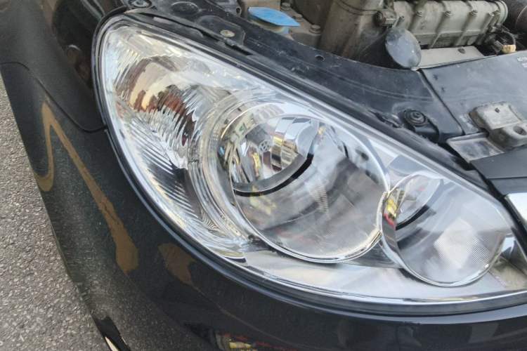 Used Volkswagen Lavida 2011 1.6L Manual Joy Version Right Front Headlight