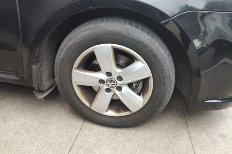 Used Volkswagen Lavida 2011 1.6L Manual Joy Version Right Front Wheel Hub