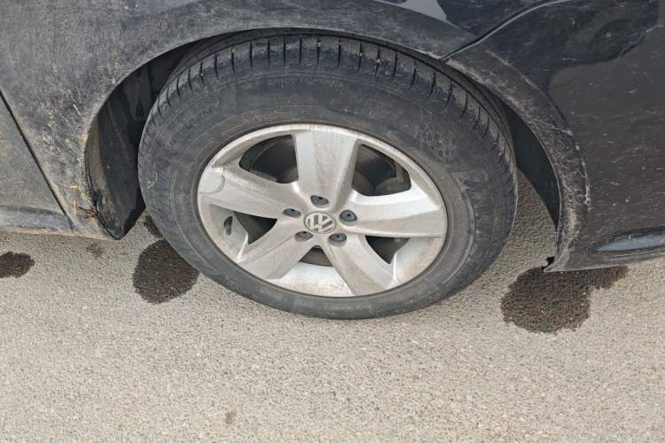Used Volkswagen Lavida 2011 1.6L Manual Joy Version Right Front Wheel Hub
