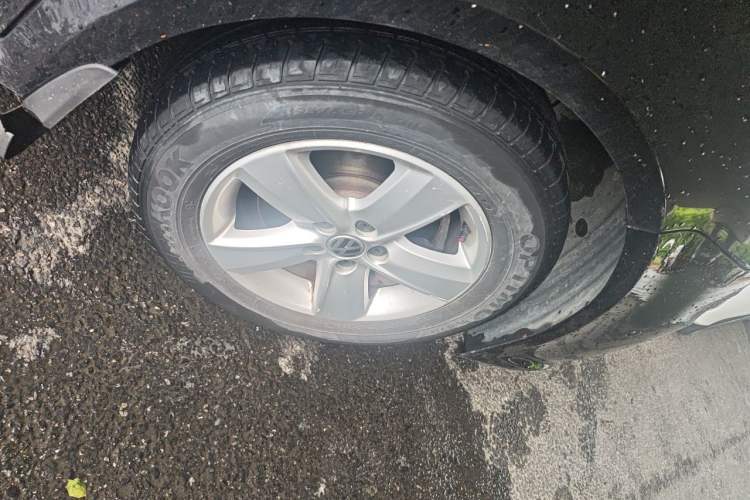 Used Volkswagen Lavida 2011 1.6L Manual Joy Version Right Front Wheel Hub