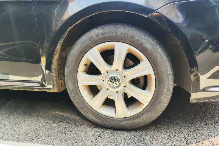 Used Volkswagen Lavida 2011 1.4 TSI DSG Prestige Edition Right Front Wheel Hub