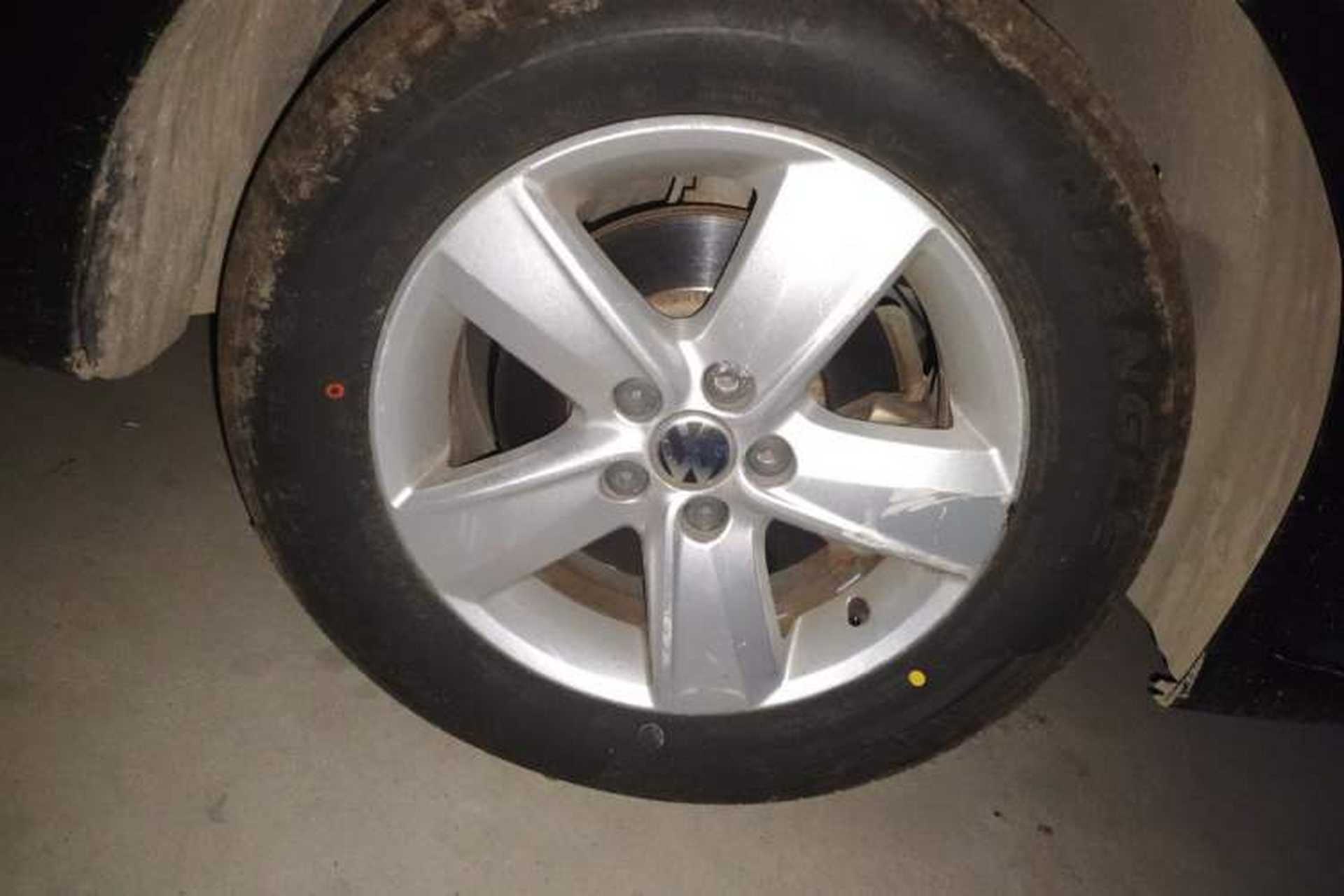 Used Volkswagen Lavida 2011 1.6L Automatic PinYou Edition Right Front Wheel Hub