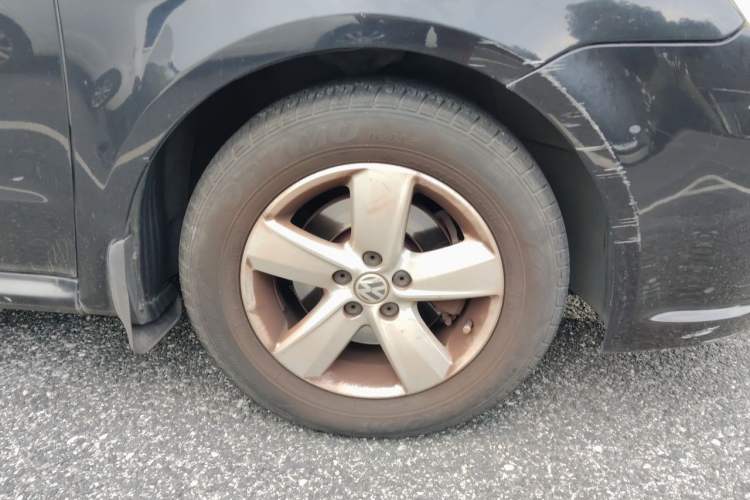 Used Volkswagen Lavida 2011 1.6L Automatic PinYou Edition Right Front Wheel Hub