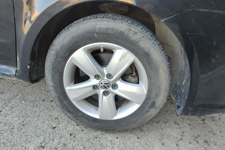 Used Volkswagen Lavida 2011 1.6L Manual Joy Version Right Front Wheel Hub