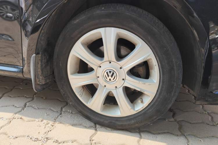 Used Volkswagen Lavida 2011 1.4 TSI DSG Prestige Edition Right Front Wheel Hub