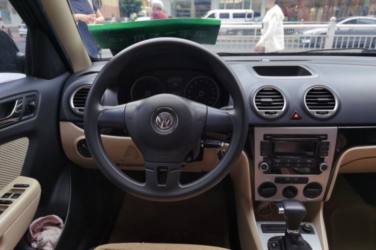 Used Volkswagen Lavida 2011 1.6L Automatic PinYou Edition Steering Wheel
