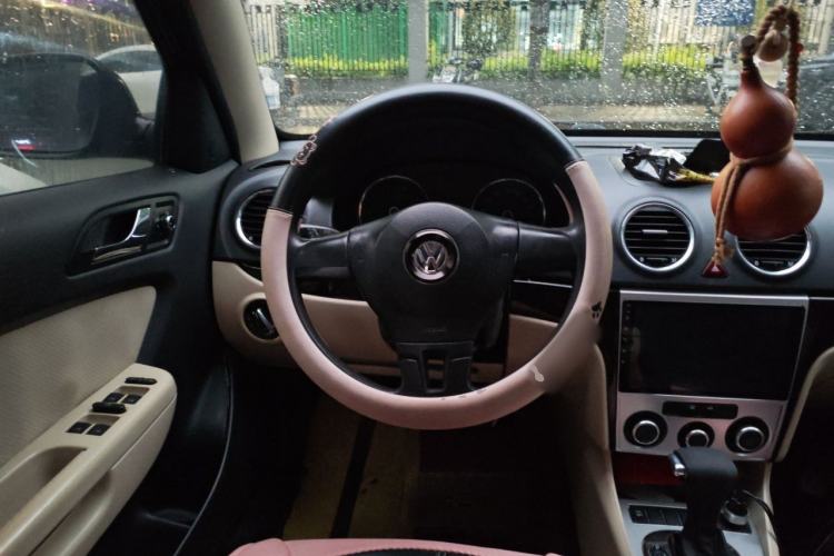 Used Volkswagen Lavida 2011 1.6L Automatic Premium Edition Steering Wheel