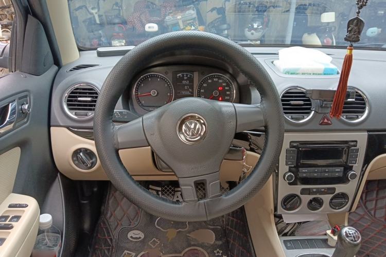 Used Volkswagen Lavida 2011 1.6L Manual - Premium Edition Steering Wheel