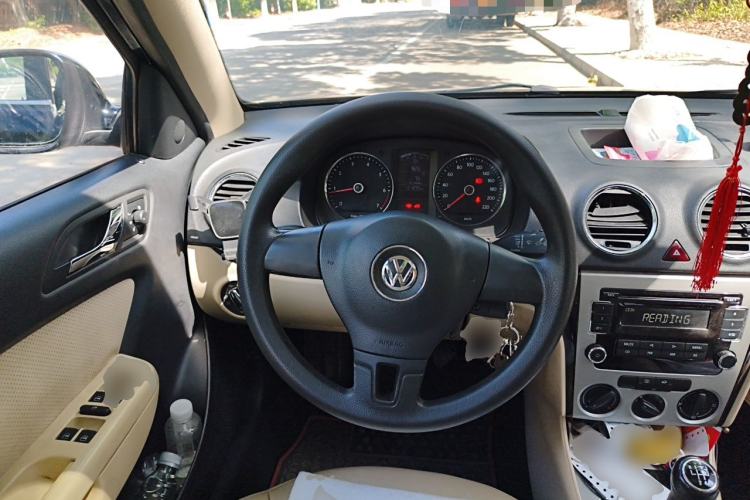 Used Volkswagen Lavida 2011 1.6L Manual - Premium Edition Steering Wheel