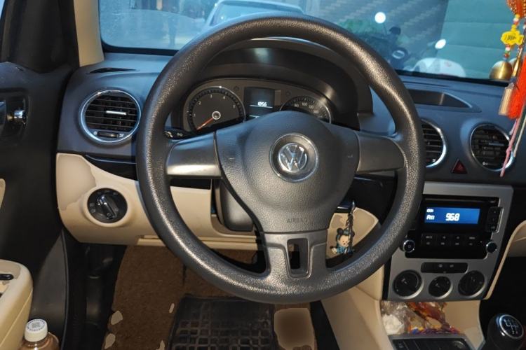 Used Volkswagen Lavida 2011 1.6L Manual - Premium Edition Steering Wheel