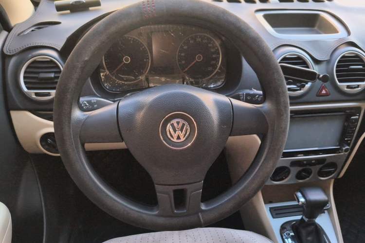Used Volkswagen Lavida 2011 1.6L Automatic PinYou Edition Steering Wheel
