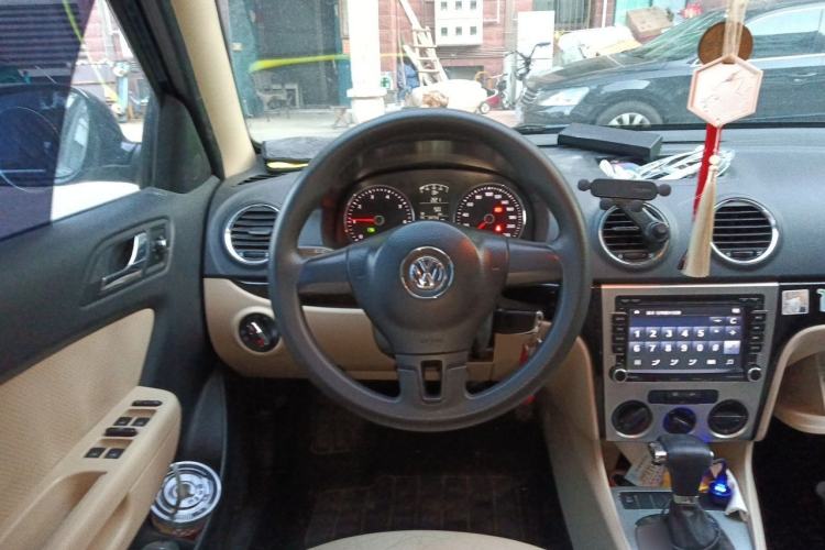 Used Volkswagen Lavida 2011 1.6L Automatic Premium Edition Steering Wheel