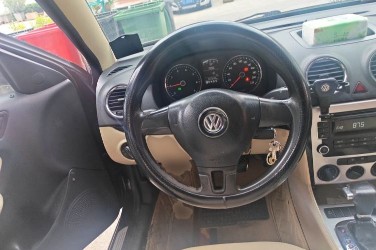 Used Volkswagen Lavida 2011 1.6L Automatic Premium Edition Steering Wheel