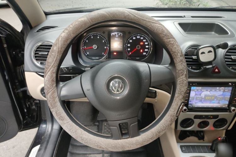 Used Volkswagen Lavida 2011 1.6L Manual - Premium Edition Steering Wheel