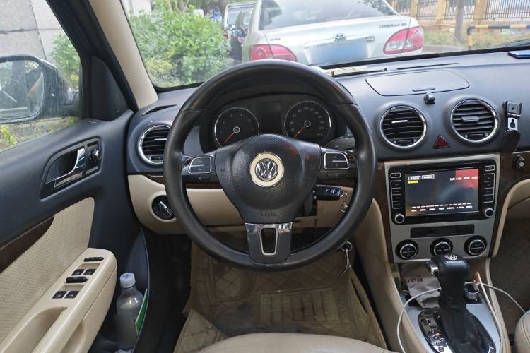 Used Volkswagen Lavida 2011 1.6L Automatic Pinxuan Edition Steering Wheel