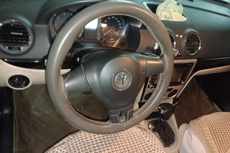 Used Volkswagen Lavida 2011 1.6L Automatic Premium Edition Steering Wheel