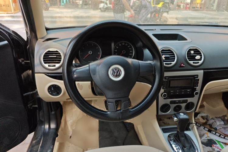 Used Volkswagen Lavida 2011 2.0L Automatic Premium Edition Steering Wheel