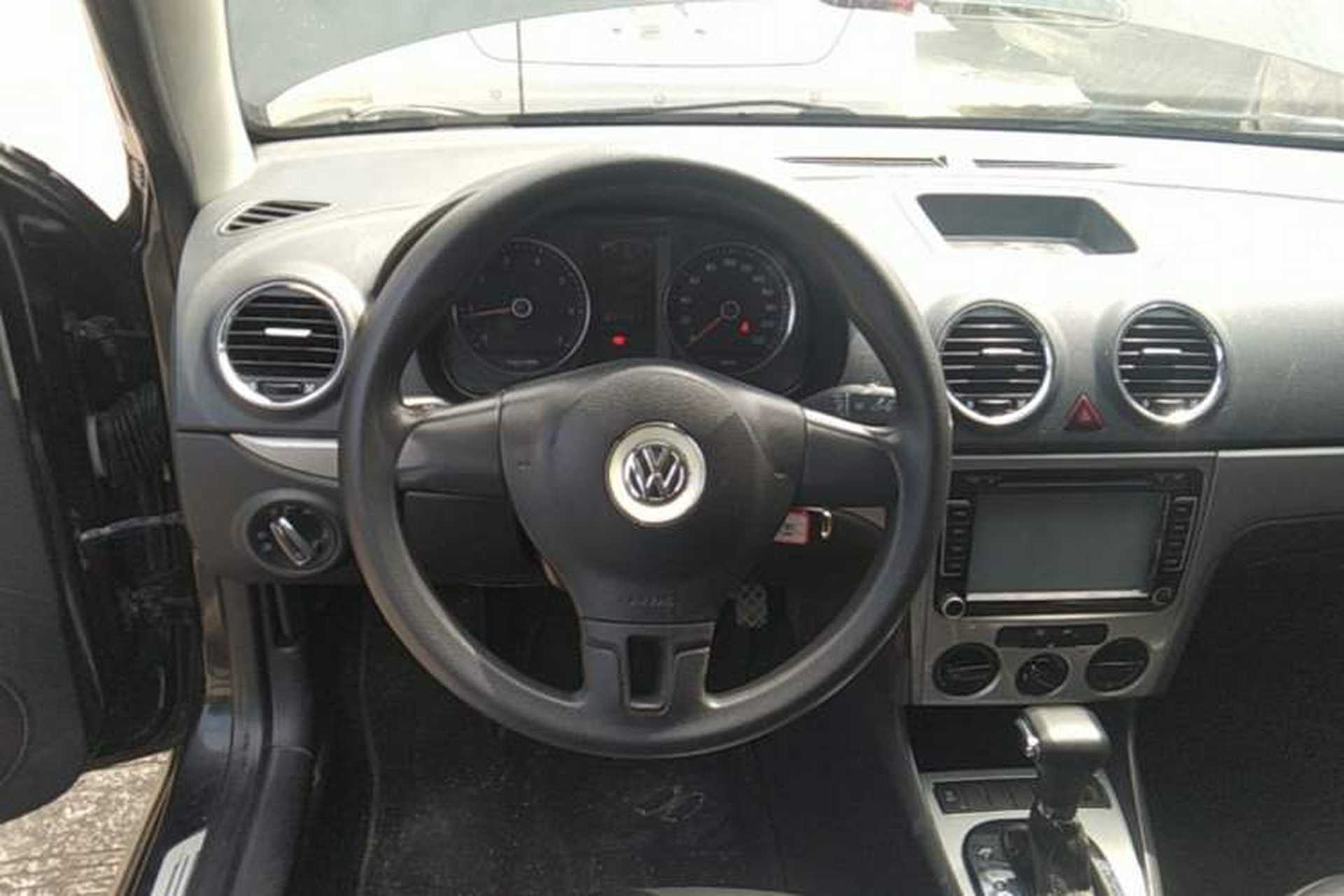 Used Volkswagen Lavida 2011 1.6L Automatic Premium Edition Steering Wheel