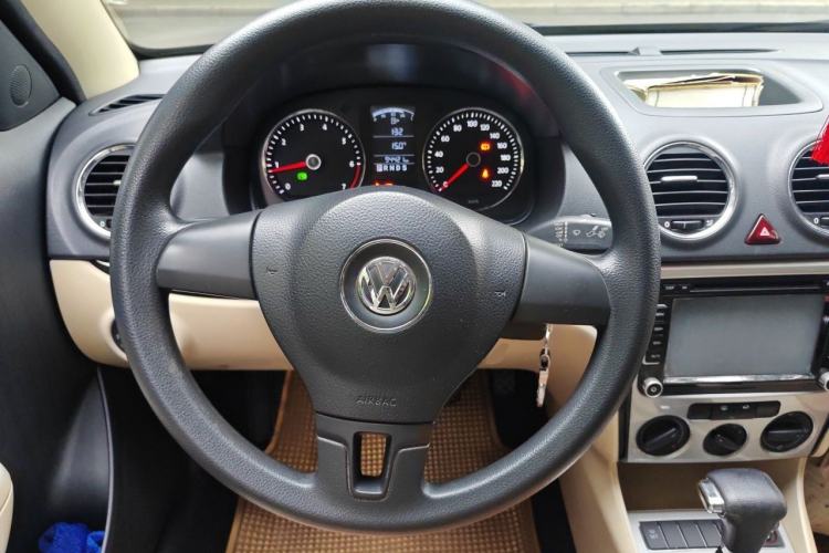 Used Volkswagen Lavida 2011 1.6L Automatic Premium Edition Steering Wheel